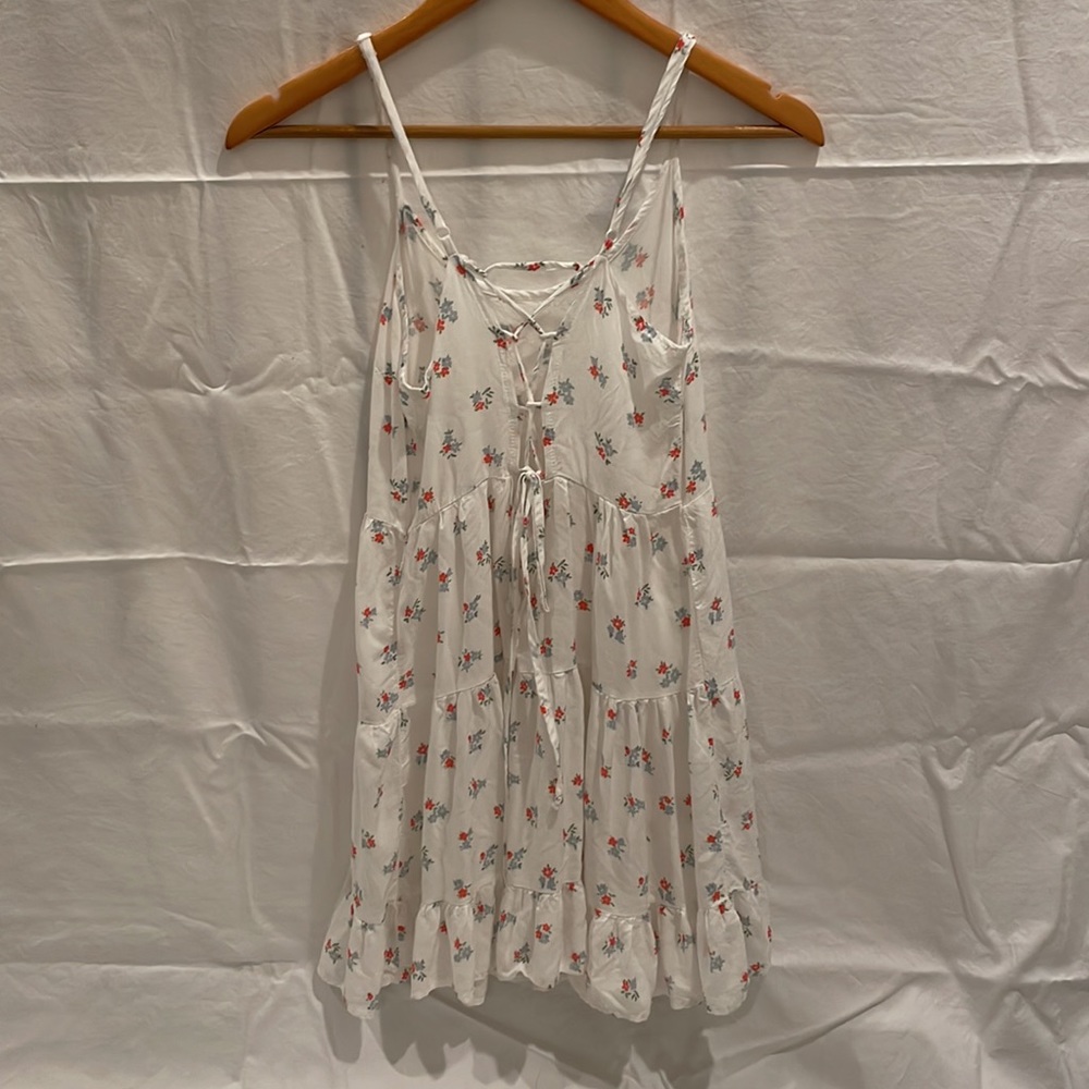 WHITE DRESS - Picture 2 of 2